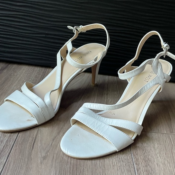 Nine West Size 8 1/2 heels. - Picture 1 of 3